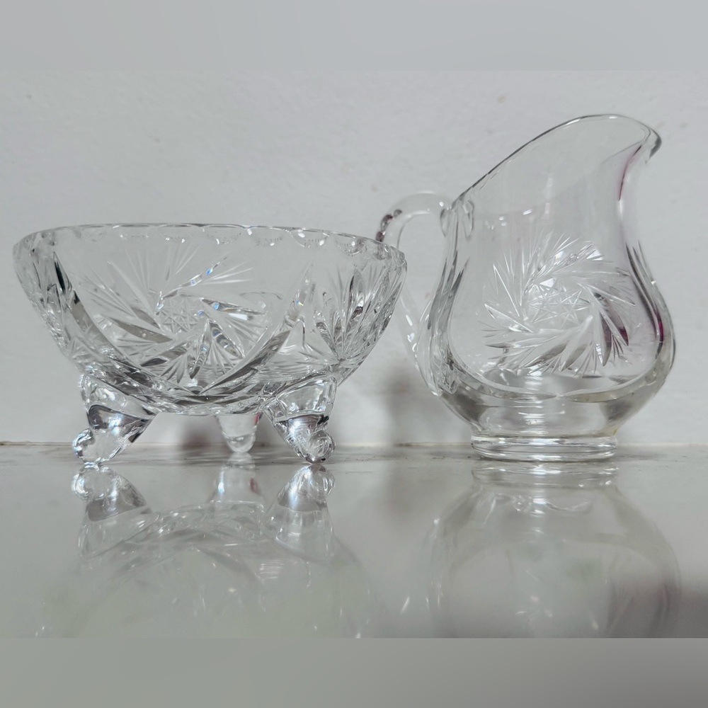 Beautiful Vintage CRYSTAL PINWHEEL Design Sugar Bowl & Creamer